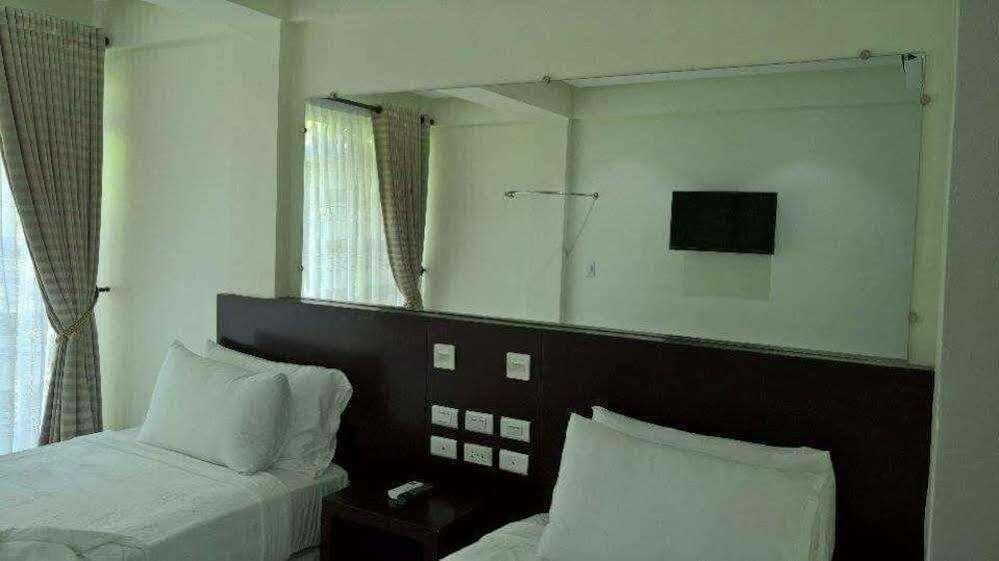 Boracay Midtown Hotel Balabag  Exterior photo